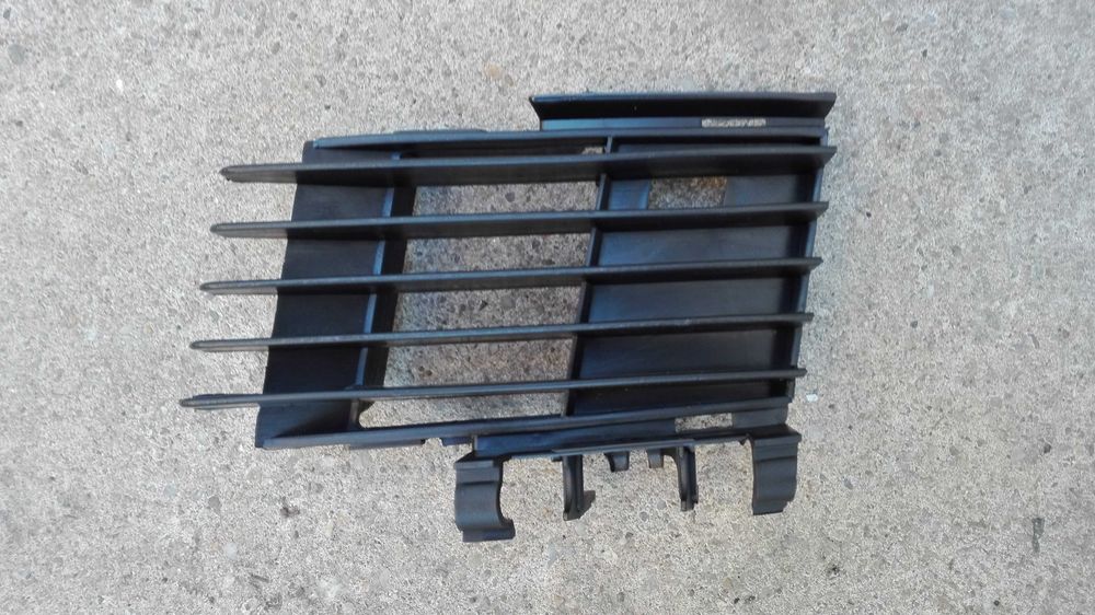 grile din bara Opel Vectra C 30 lei