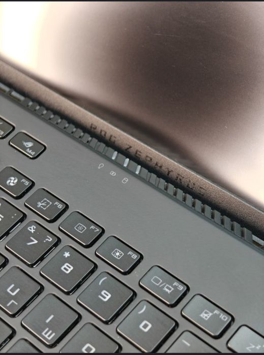 Asus rog Zephyrus m16