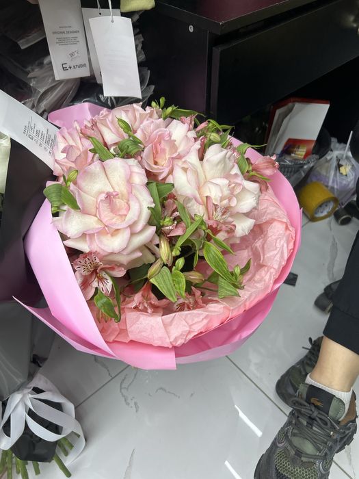 Цветы свежие продаю срочно