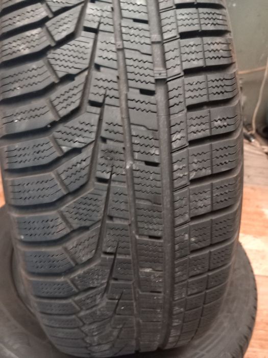 Anvelope de iarna 225 60 17
