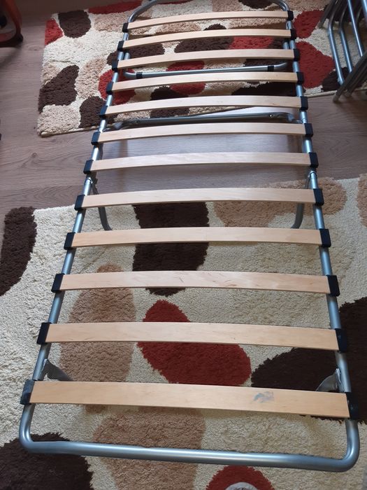 Pat extensibil cu saltea din burete