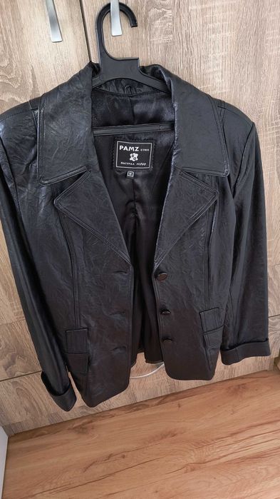 Дамско кожено сако черно