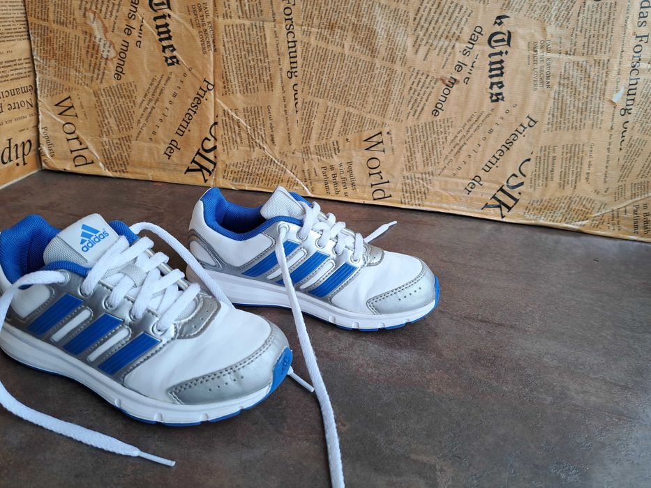 детски маратонки за момче,кецове,спортни обувки,Adidas,номер30,адидас
