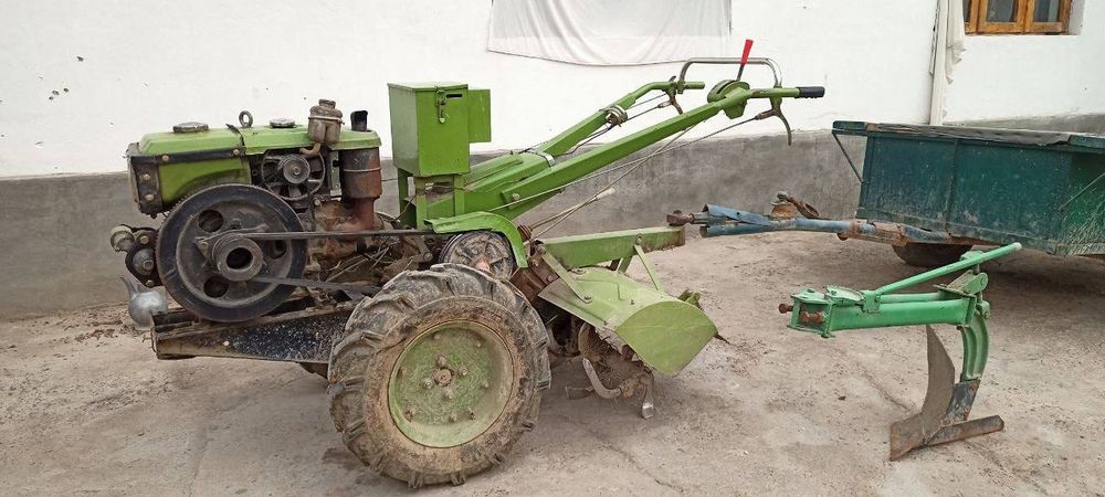 Мото блок сотилади