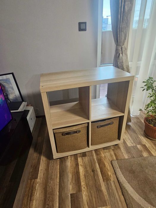 Предлагам етажерка IKEA като нова
