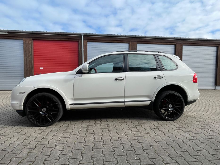 PORSCHE CAYENNE  3L-TDI 3, 5T-AHK Panorama 295/30/ZR/22 Zoll