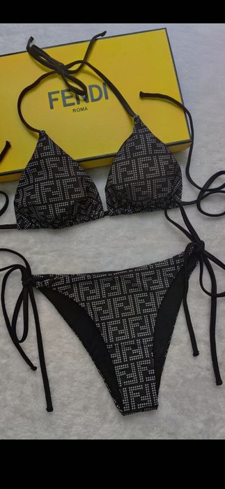 Costum de baie Fnd, Valentino, model 2026, preț fix