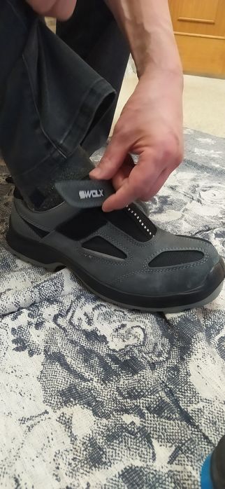 Продам новые .42 размер