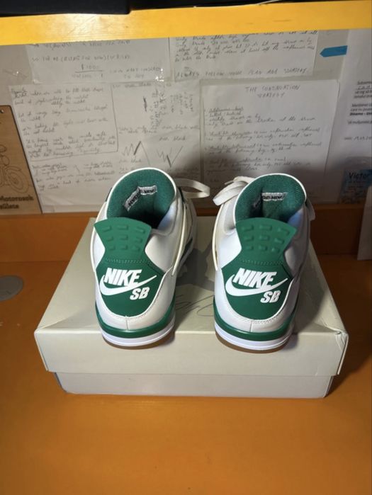 Air Jordan 4 White and Gree