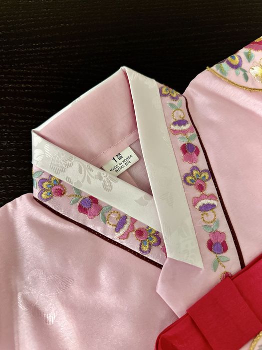 ПРОДАМ НОВЫЙ Корейский Ханбок для девочки