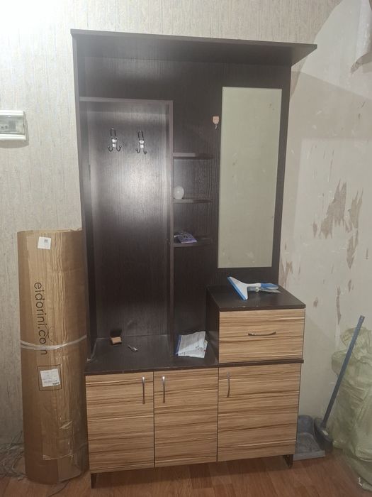 Продам мебель кухня прихошка двери