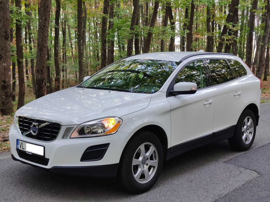 Volvo XC60 4x4 - Diesel ( Driv-e )  , Euro 5 - 2012 - Impecabil .