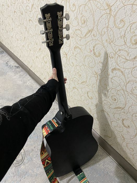 Продам гитара торг есть