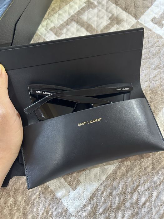 Солнцезащитные очки Saint Laurent