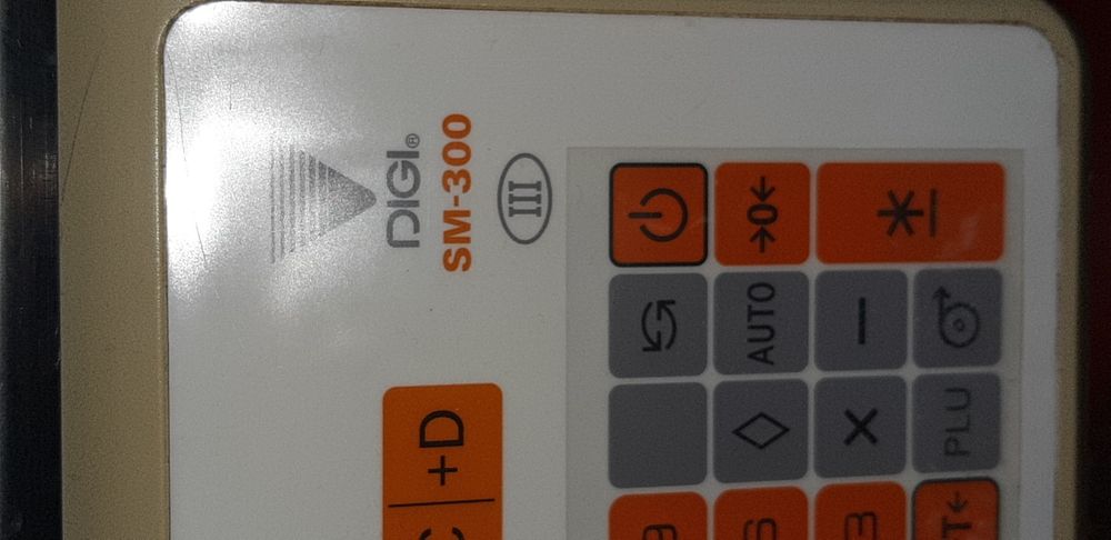 Cantar magazin cu eticheta