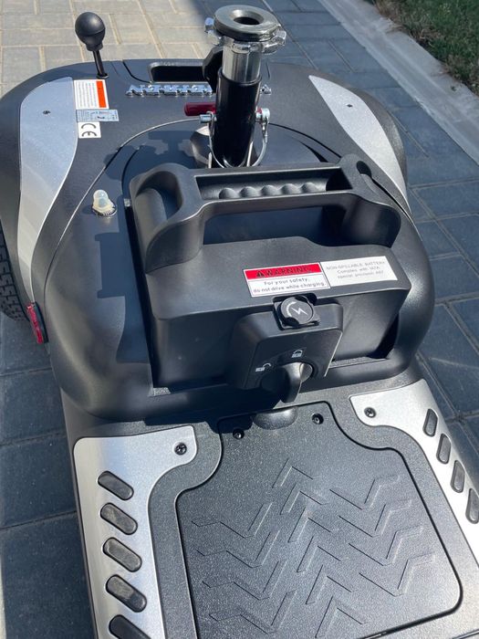 Vand scooter electric nou, pentru persoane cu dizabilitati.