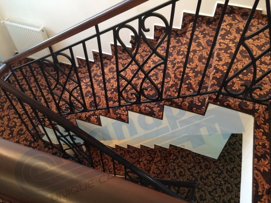 Montaj Linoleum Mocheta LVT SPC  Parchet Plinte Polimer Vopsele Epoxi