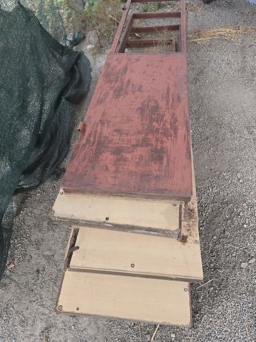 Металлическая дверь с затворками