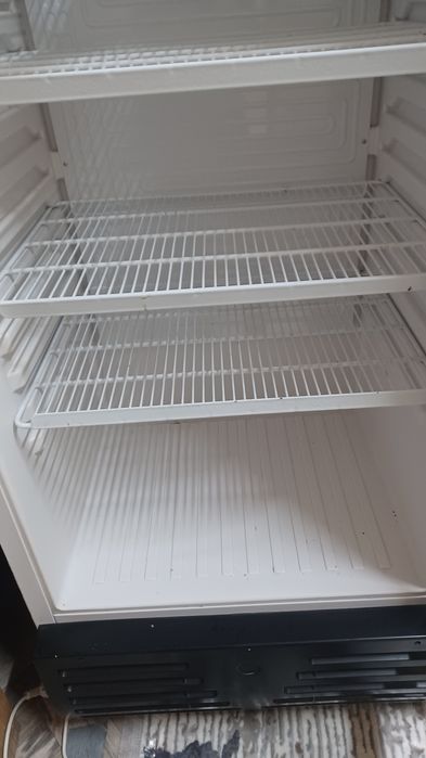 Ferre холодилник сотилади