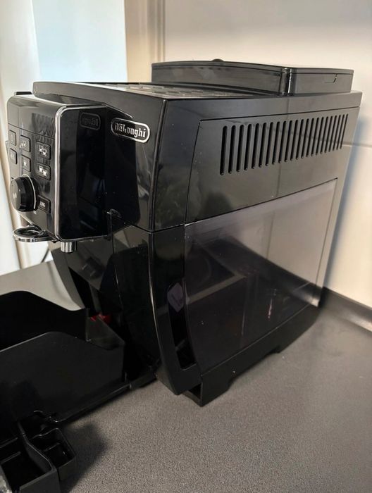 Delonghi Кафемашина