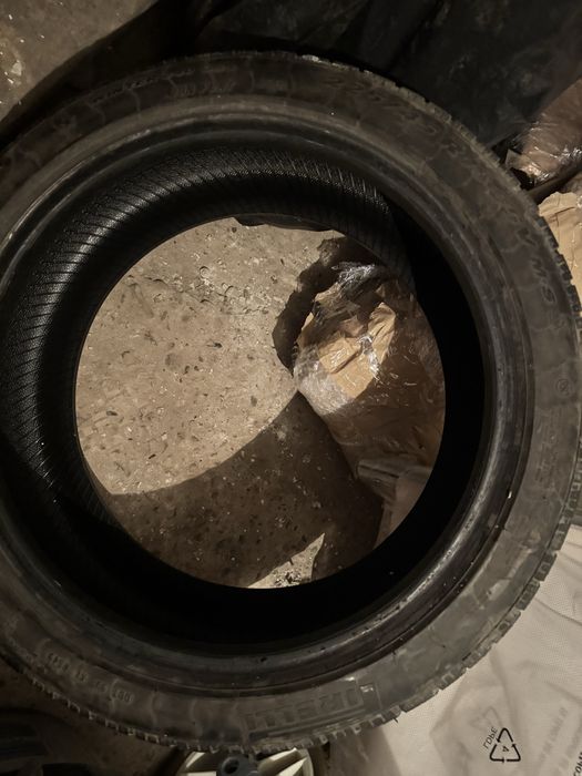 Vand cauciucicuri pirelli