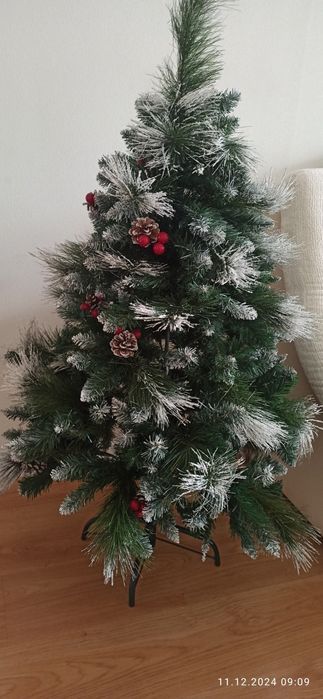 Продам искусственную ёлку