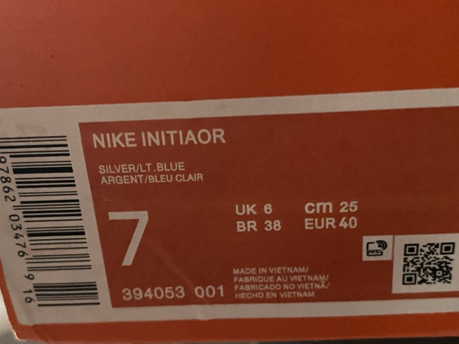 Продажа кросовак 15к возможно торг