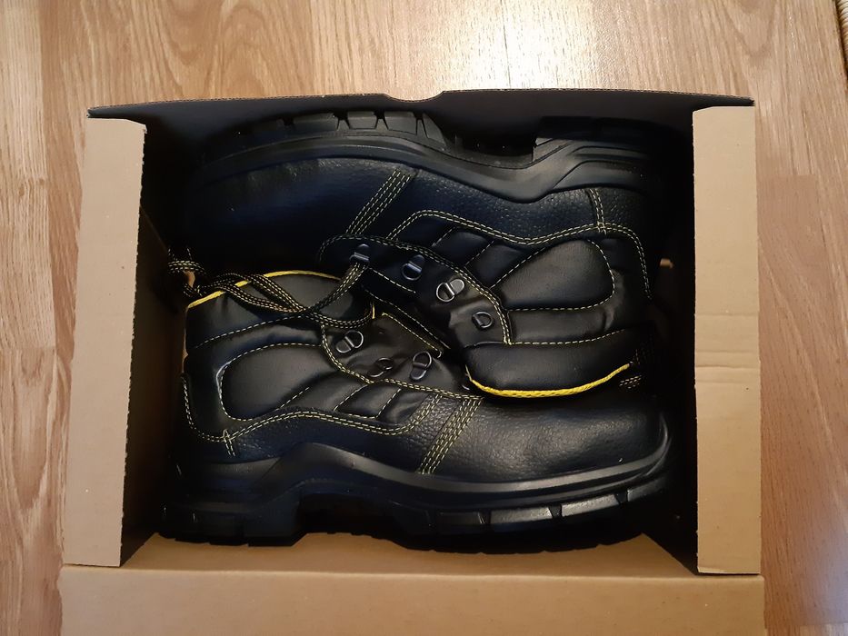 Bocanci cu bombeu metalic Rhino Work