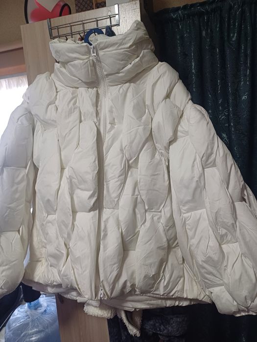 Куртка белая новая