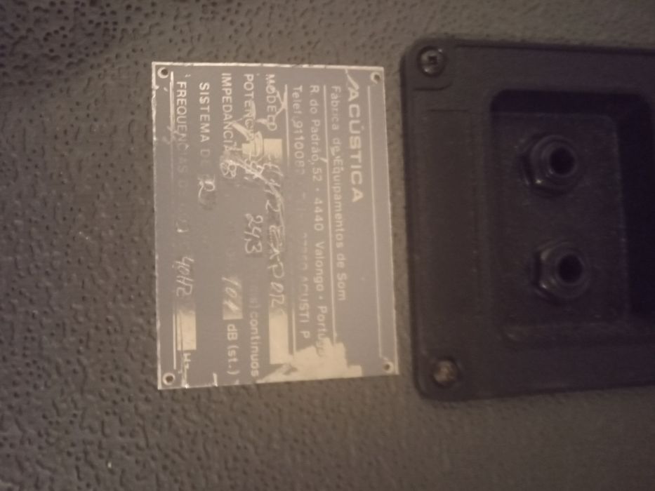 vând boxe Behringer