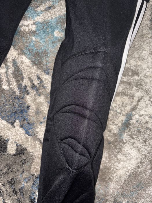 Pantaloni portar ADIDAS masura S