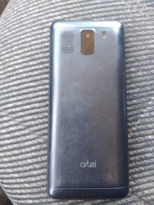 Продается телефон artel