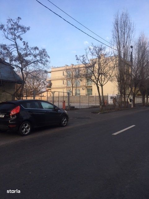 Baneasa, teren cu dubla deschidere