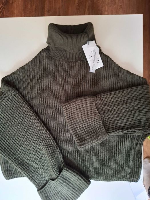 Нов пуловер NA-KD, размер M