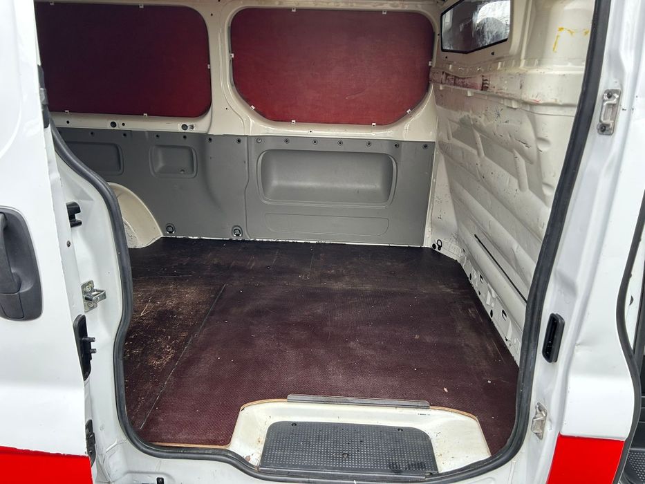 Masina Renault trafic