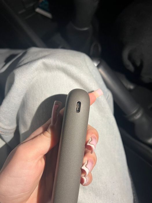 Iqos Iluma ( Carcasa+Incarcator)