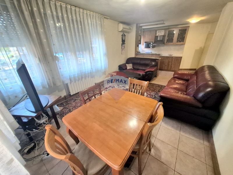 Продава се Четиристаен апартамент в Варна, Лятно кино Тракия - 100 кв.м за 2330 €/кв.м - Снимка #1