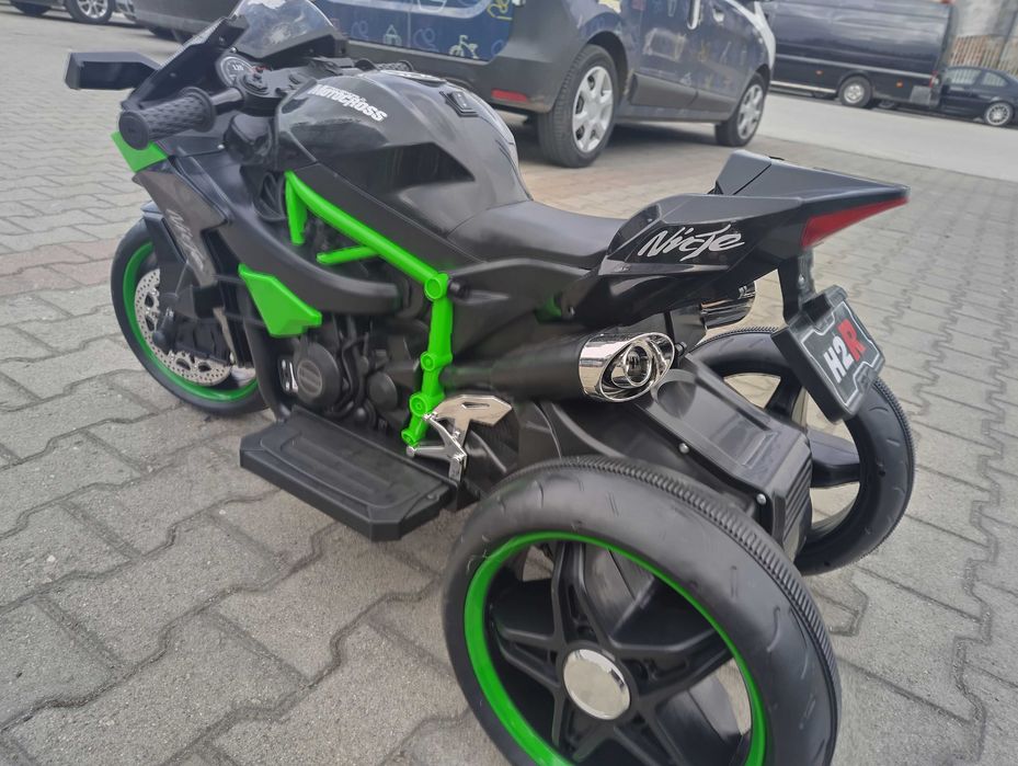 KAWASAKI акумулаторен мотор NINJA черен