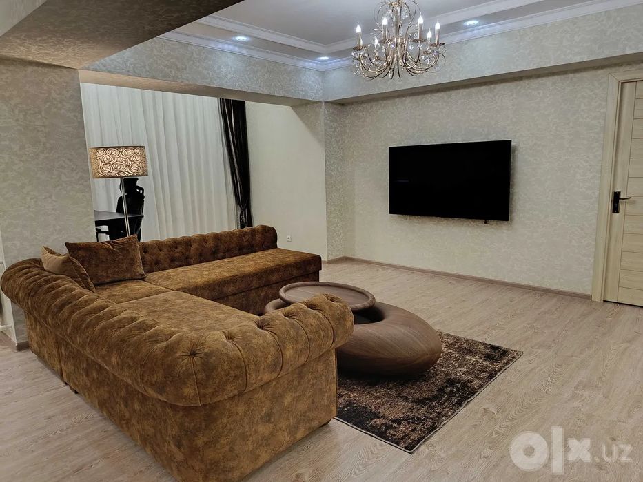 Сдаётся 2-комн метро Космонавтов, Цум, 70 м²