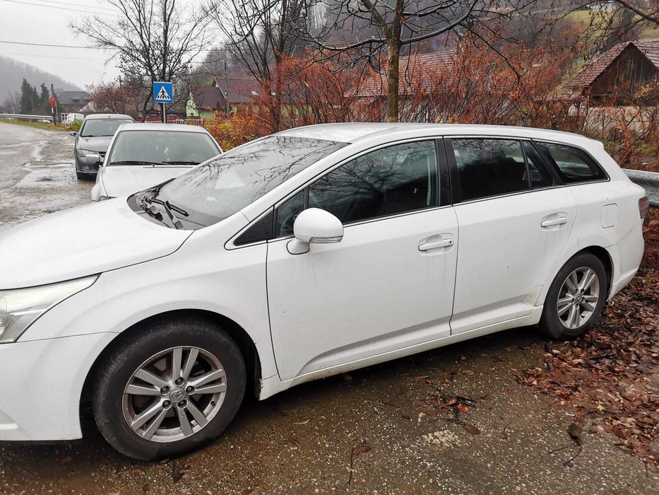 toyota avensis 1.8 benzina