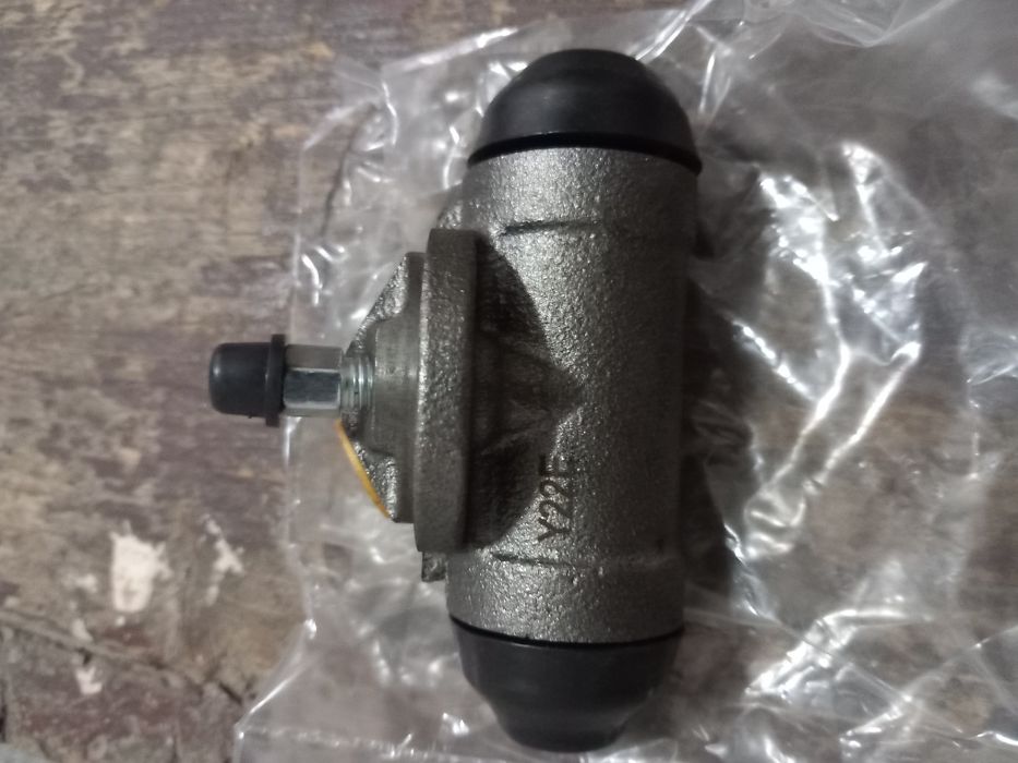 Комплект задни цилиндърчета и накладки за Пежо 406