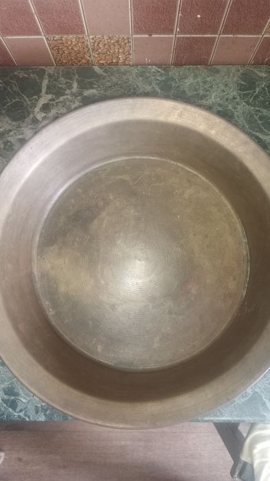 Продам тазик латунь