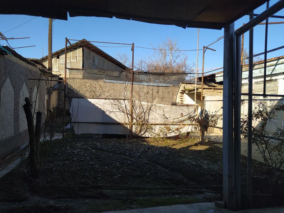 Участок на против Дворец Авиастроителей