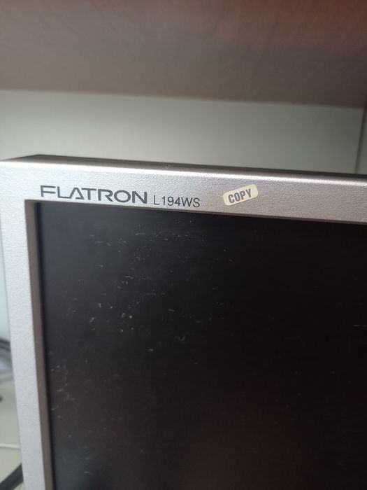 Продам монитор 19  LG