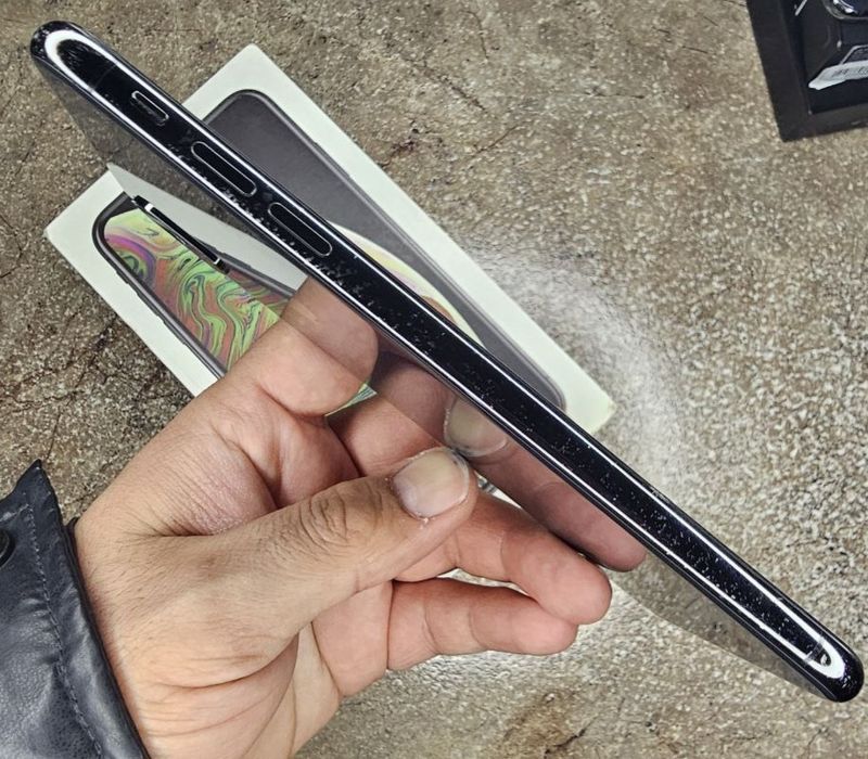 iPhone Xs Max 256 gb Karo latest dok