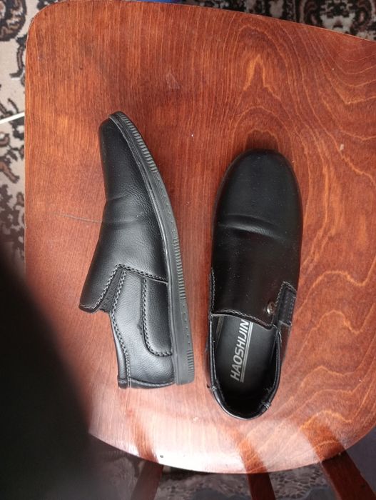 Продам туфли для мальчика чёрного цвета