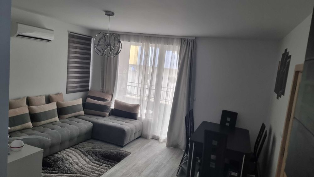 Продава се Двустаен апартамент в Бургас, Славейков - 70 кв.м за 1843 €/кв.м - Снимка #1