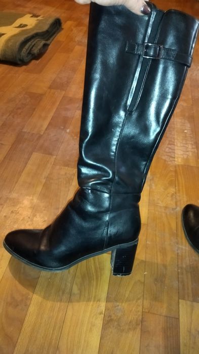 Продам сапоги и босоножки