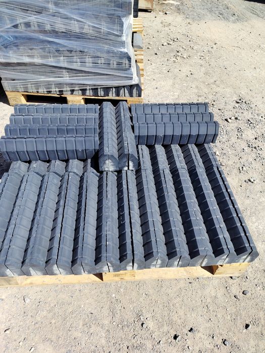 Брусчатка, бордюр, лоток, люк
