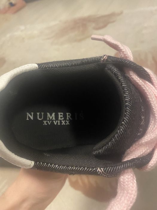 Adidasi Numeris Distressed
